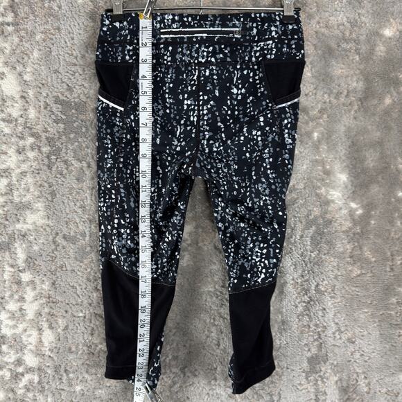 Athleta Size XS Geometric Cropped Athleisure Leggings Gray Black Stretch Casual - Picture 2 of 10